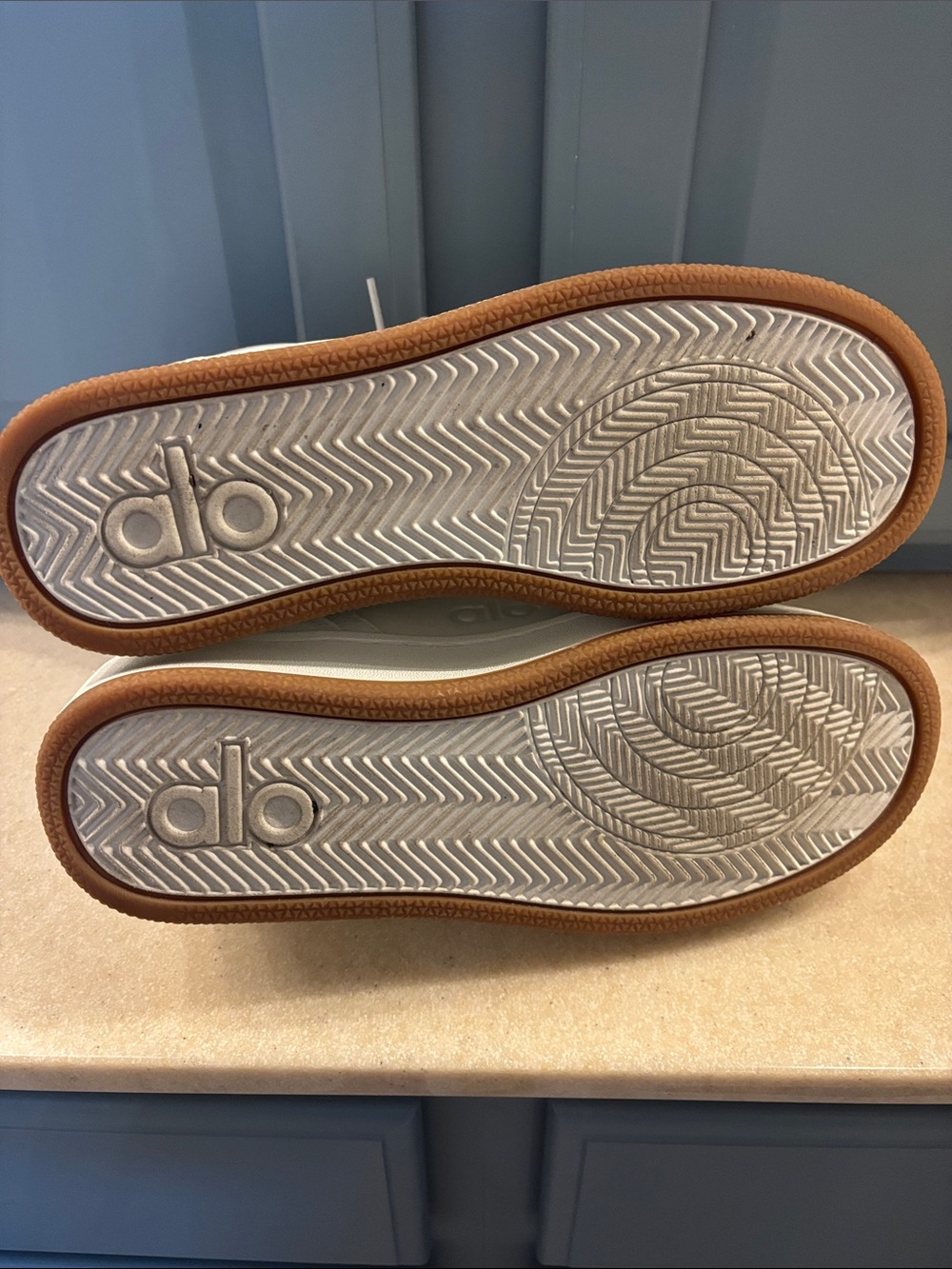 alo women’s White Lace-Up slightly platform Sneakers - Picture 7 of 7